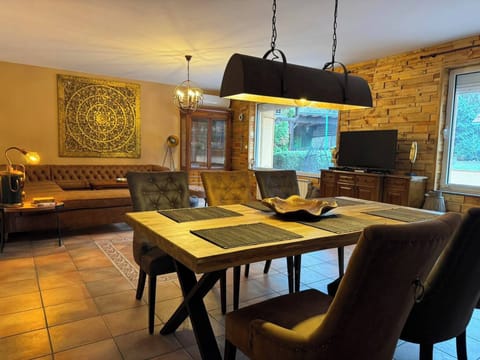 House, 3 Bedrooms, Balcony, Garden View | Dining