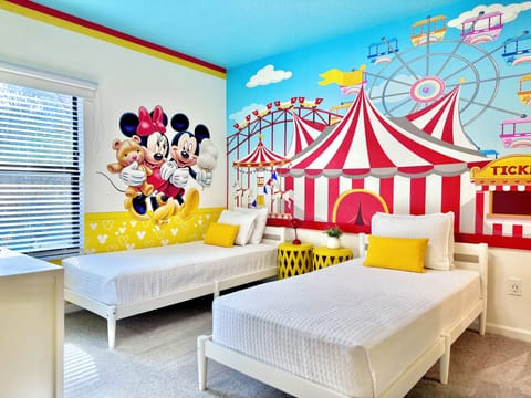 Circus charm and magic for Mickey and Minnie's room