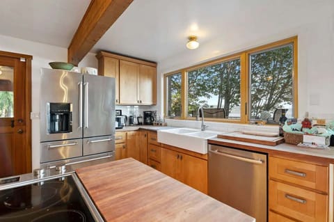 Gourmet kitchen equipped with your cooking needs!