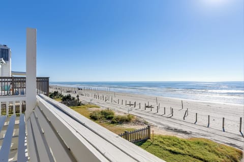 Galveston Vacation Rental | 3BR | 2BA | 15 Steps to Enter | 1,200 Sq Ft