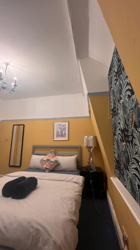Bedroom King Size Bed