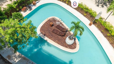 Deluxe Apartment, Patio | Iron/ironing board, WiFi (free)