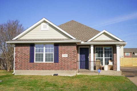 Exterior, Front Elevation