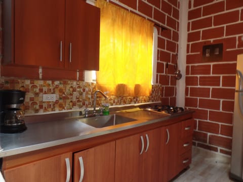Cottage, Garden View | Private kitchen | Blender, freezer