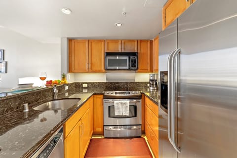 Condo, City View (0128) | Private kitchen | Fridge, microwave, oven, spices