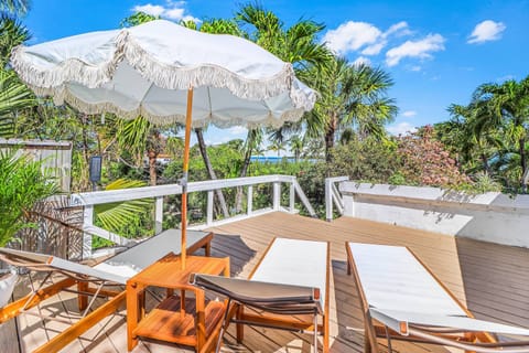 Relax on the sun deck, where you can soak up the warm Florida sunshine while enjoying a gentle breeze and a peek-a-boo view of the sparkling Gulf.