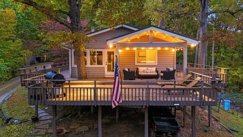 Outdoor living on the deck.