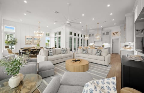 1st Floor Livingroom