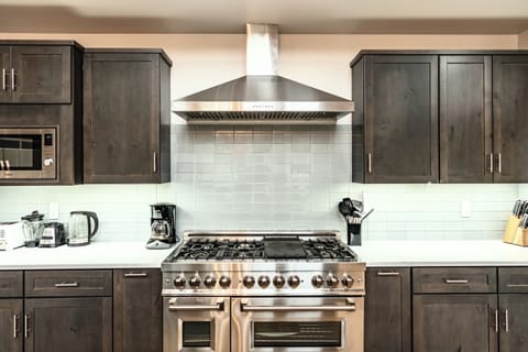 ddc3ef7e-fffb-4305-a398-2a202d7362ac