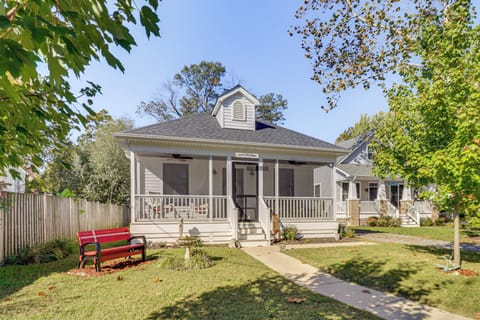 Colonial Beach Vacation Rental | 3BR | 2BA | Steps Required | 1,100 Sq Ft
