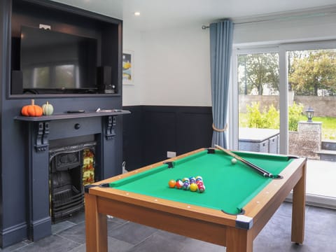 Games room | The White Anchor - White Cottages, Newborough 