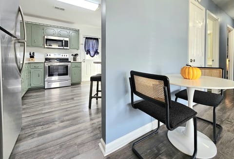 We offer solutions for everyone. We have mid term, short term and even long term rates available.