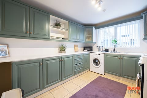 ad8f1e7a-253d-4160-88e3-d4cdcee01441