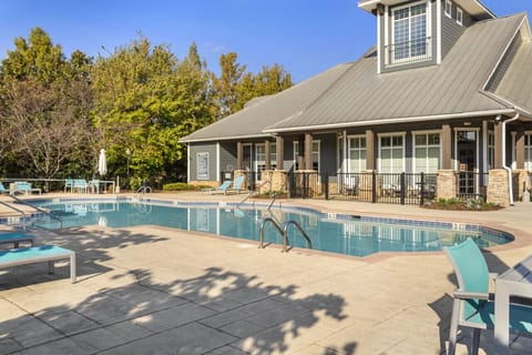 Unwind and refresh at the clubhouse pool, a perfect spot to relax after a day of work or sightseeing. Whether you’re here for business or pleasure, dip in the clear, inviting water is an ideal way to cool off and rejuvenate.
