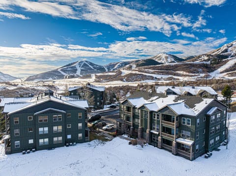 Ariel View Fox Bay Community & Deer Valley
