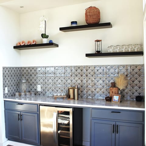 Ocean View Lounge | Dedicated bar space.