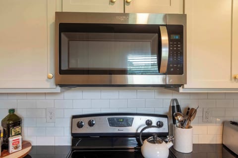 Fully furnished and equipped kitchen