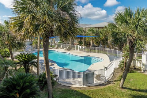 Community pool