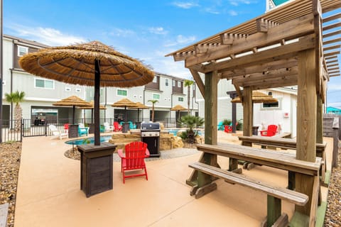 Community pool & unit view