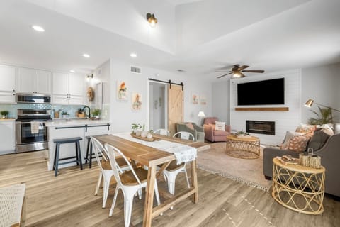 Welcome to Coral Cabana! A fully renovated beach cottage!