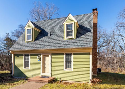 Welcome to Carol's Cottage -- a charming getaway situated in the unique Settlement homes in the Galena Territory.  