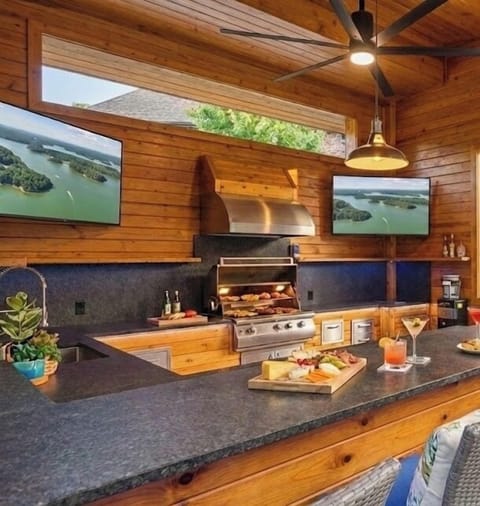 Outdoor Kitchen