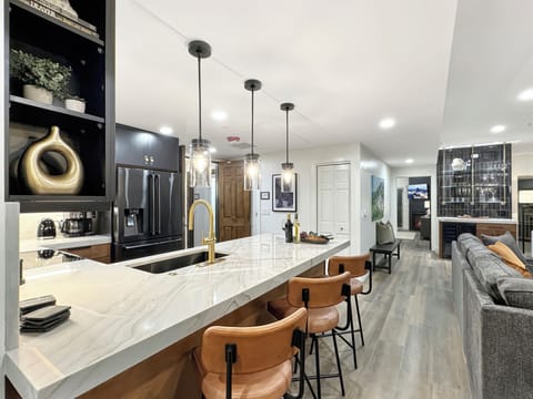 ...with additional seating for 3 at the bar.