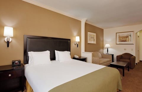 Standard Single Room, City View | In-room safe, desk, laptop workspace, blackout drapes