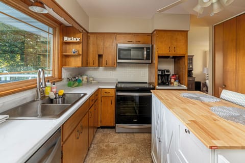 Small but versatile kitchen