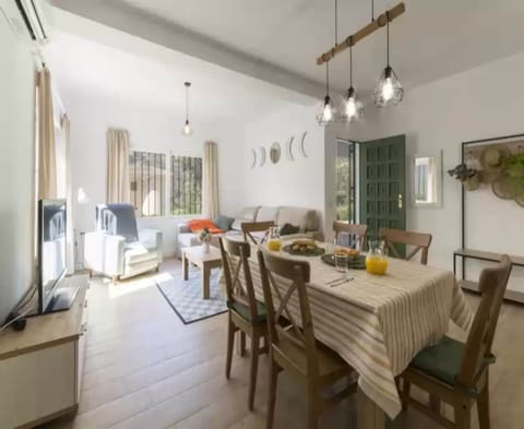 Villa | Dining