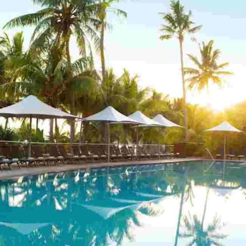 5 outdoor pools