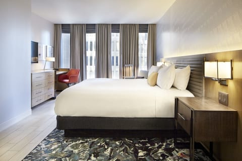 Premium bedding, in-room safe, desk, laptop workspace