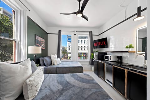 Deluxe Studio Suite (Shared Bathroom) | Premium bedding, memory foam beds, individually furnished