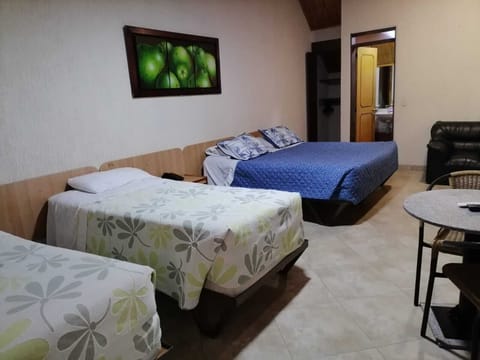 Family Quadruple Room | Laptop workspace, free WiFi