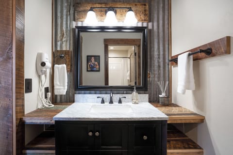 Bathroom Vanity