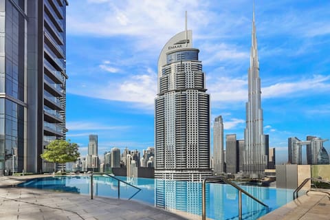 Pool Paradise: Soak in stunning skyline views from the luxurious rooftop pool!