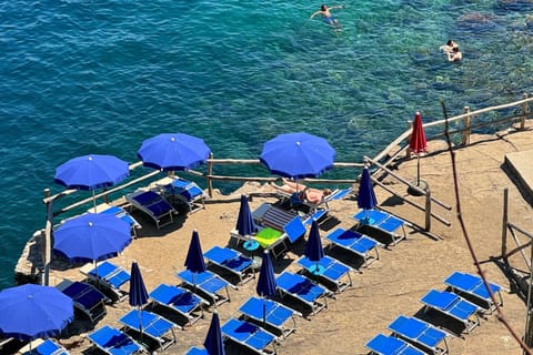 Beach nearby, black sand, beach bar