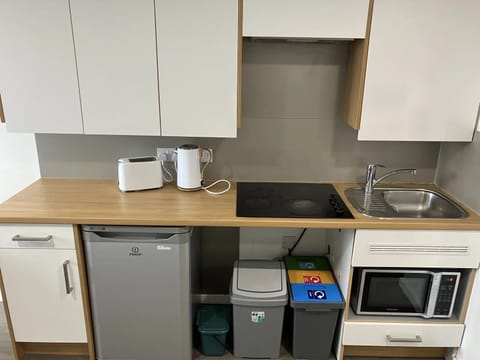 Studio, Non Smoking | Private kitchen