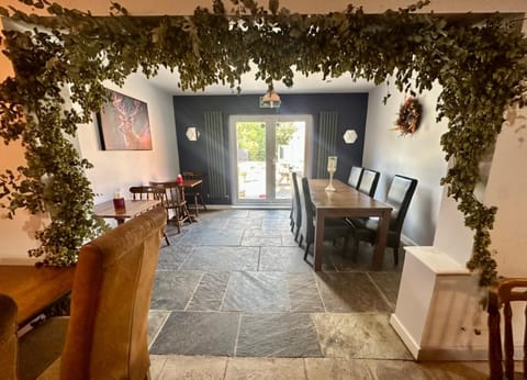 Studio | Dining