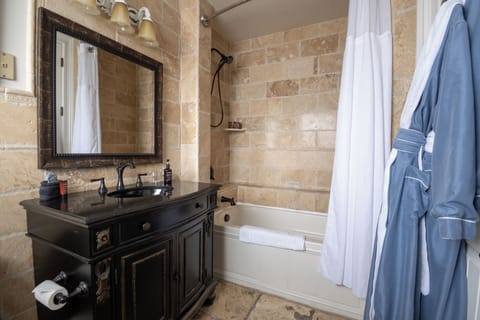 Comfort Double Room | Bathroom | Shower, hair dryer, towels, soap
