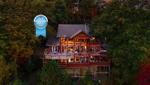 Welcome to your home away from home: Heavenly Heights Mountain Retreat.