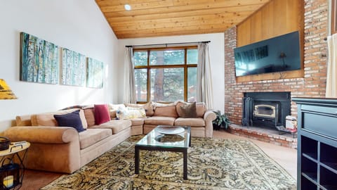 Indoors, Home Decor, Building, Furniture, Living Room
