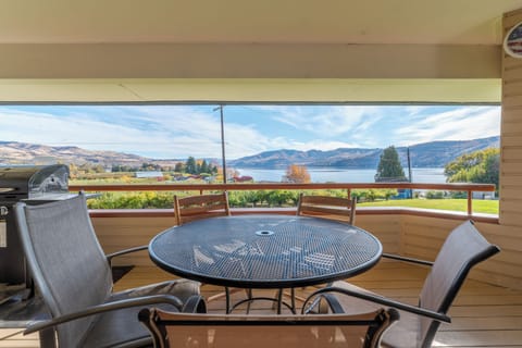 Lake Views from main level deck, Gas BBQ and plenty of dining furniture