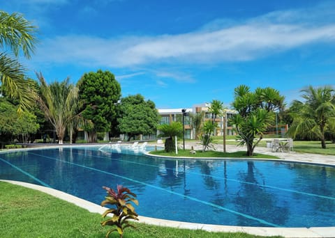 2 outdoor pools