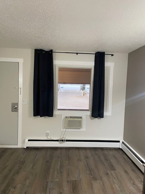 Basic Room | WiFi (free), bed sheets
