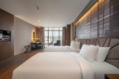 Premier Twin Room | In-room safe, blackout drapes, WiFi (free)
