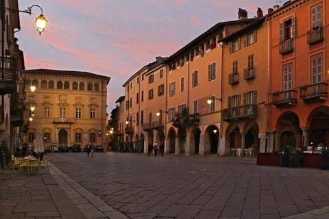 Piazza della Cisterna