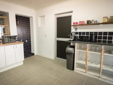 Apartment, 1 Bedroom, Smoking, Patio | Interior