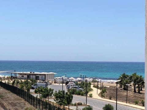 Lighthouse Beach: stunning views from the balcony