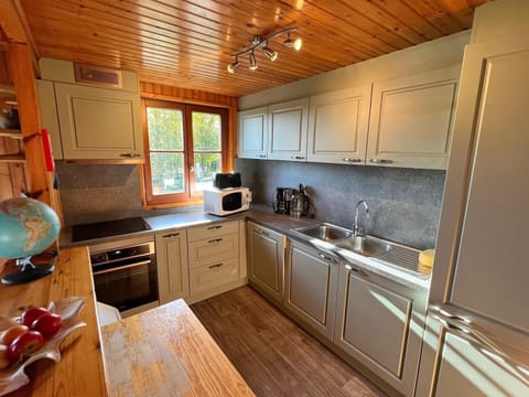 House | Private kitchen | Electric kettle, toaster